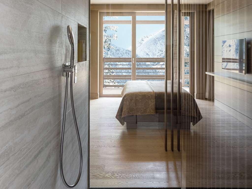 Lefay Resort & Spa Dolomiti Pinzolo Esterno foto A shower handset
