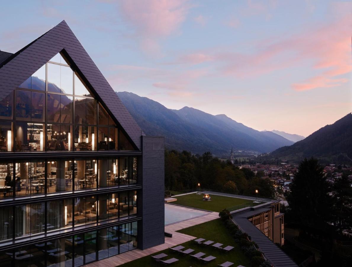 Lefay Resort & Spa Dolomiti Pinzolo Esterno foto The University of Liechtenstein