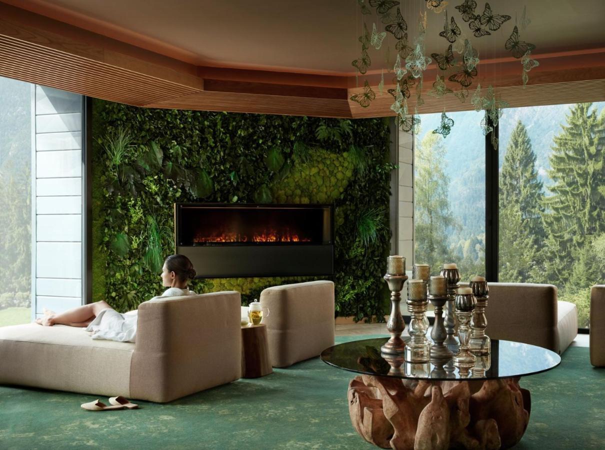 Lefay Resort & Spa Dolomiti Pinzolo Esterno foto Living wall